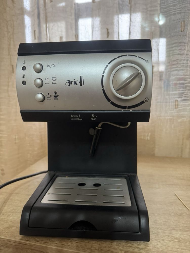 Кафемашина ARIELLI KM-150BS