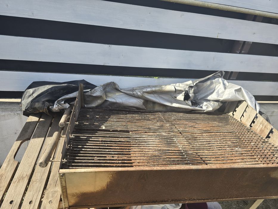 Grătar mare in stare buna