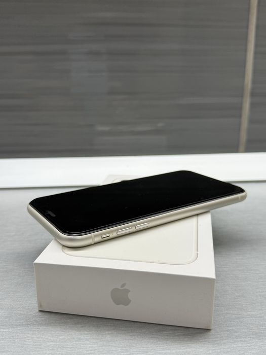 iPhone 11 White в перфектно състояние