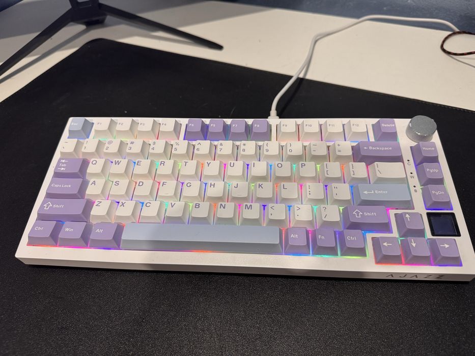 Продам механическую игровую клавиатуру ajazz 820 pro