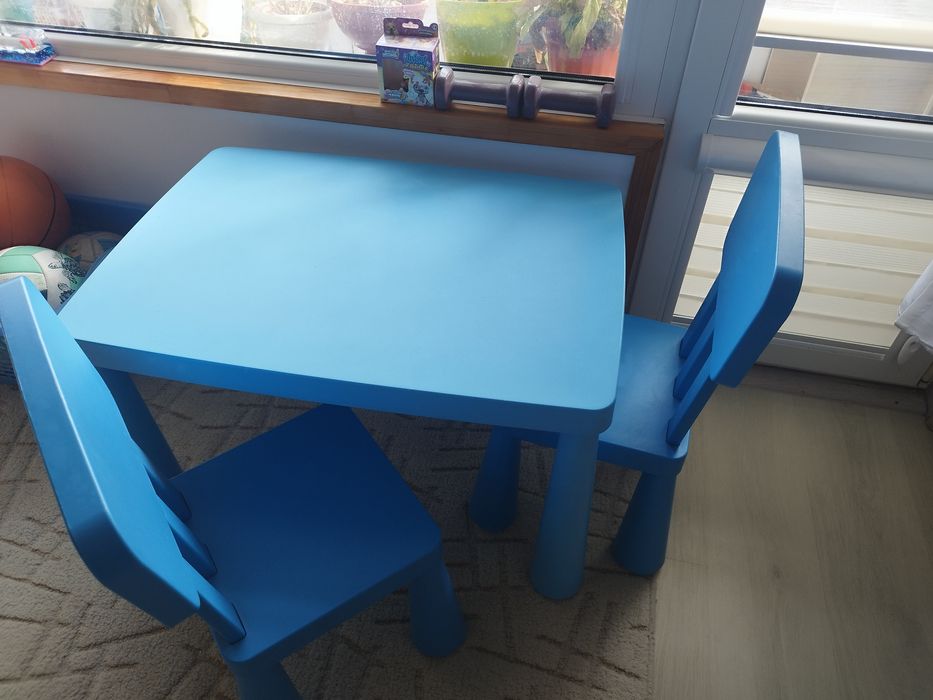 Детска маса със столчета
