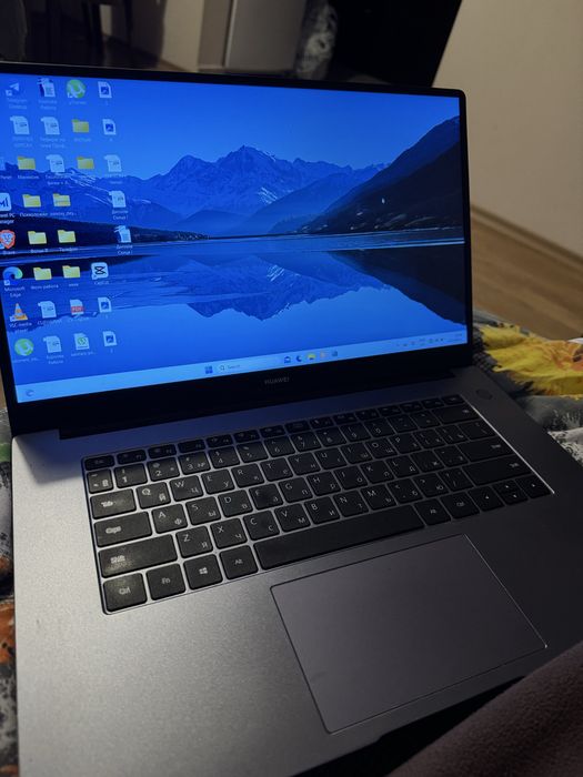 Продавам лаптоп Huawei MateBook D (14/15]