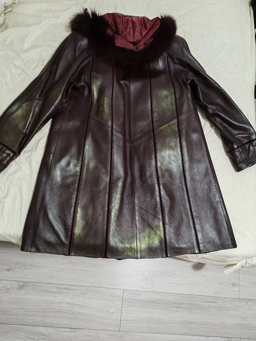 Vând haina piele dama