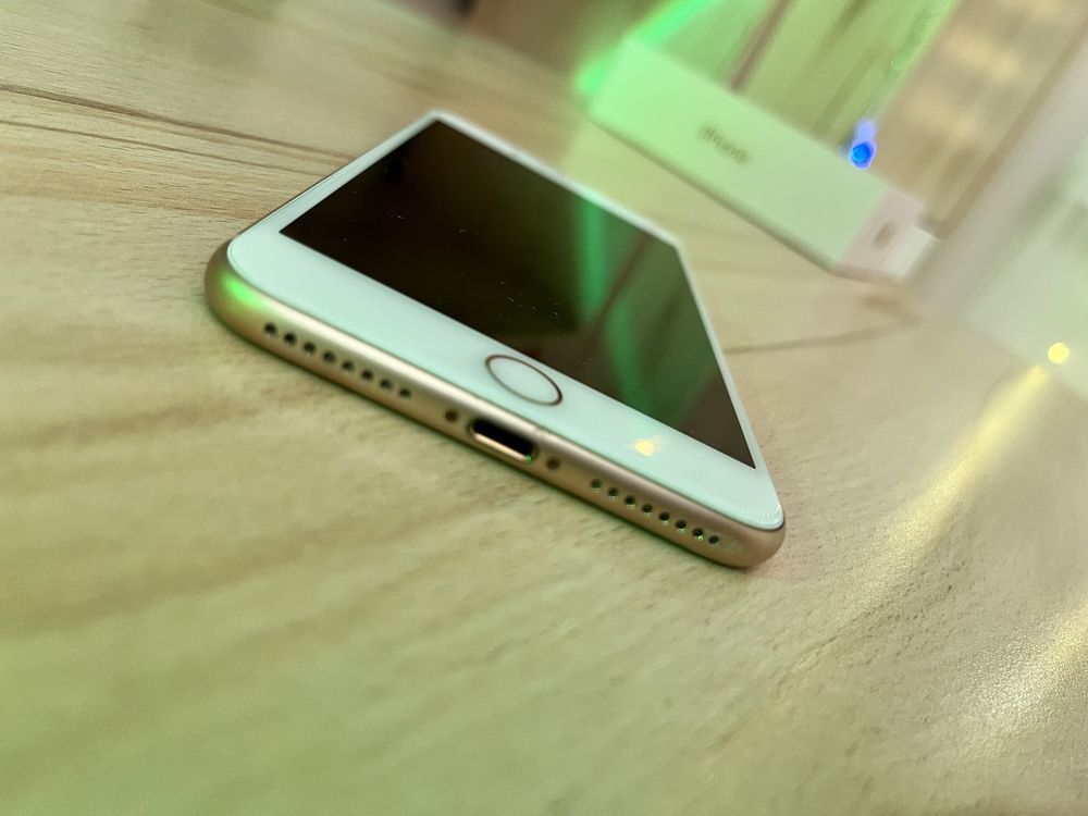 iPhone 8 Plus Gold 64Gb