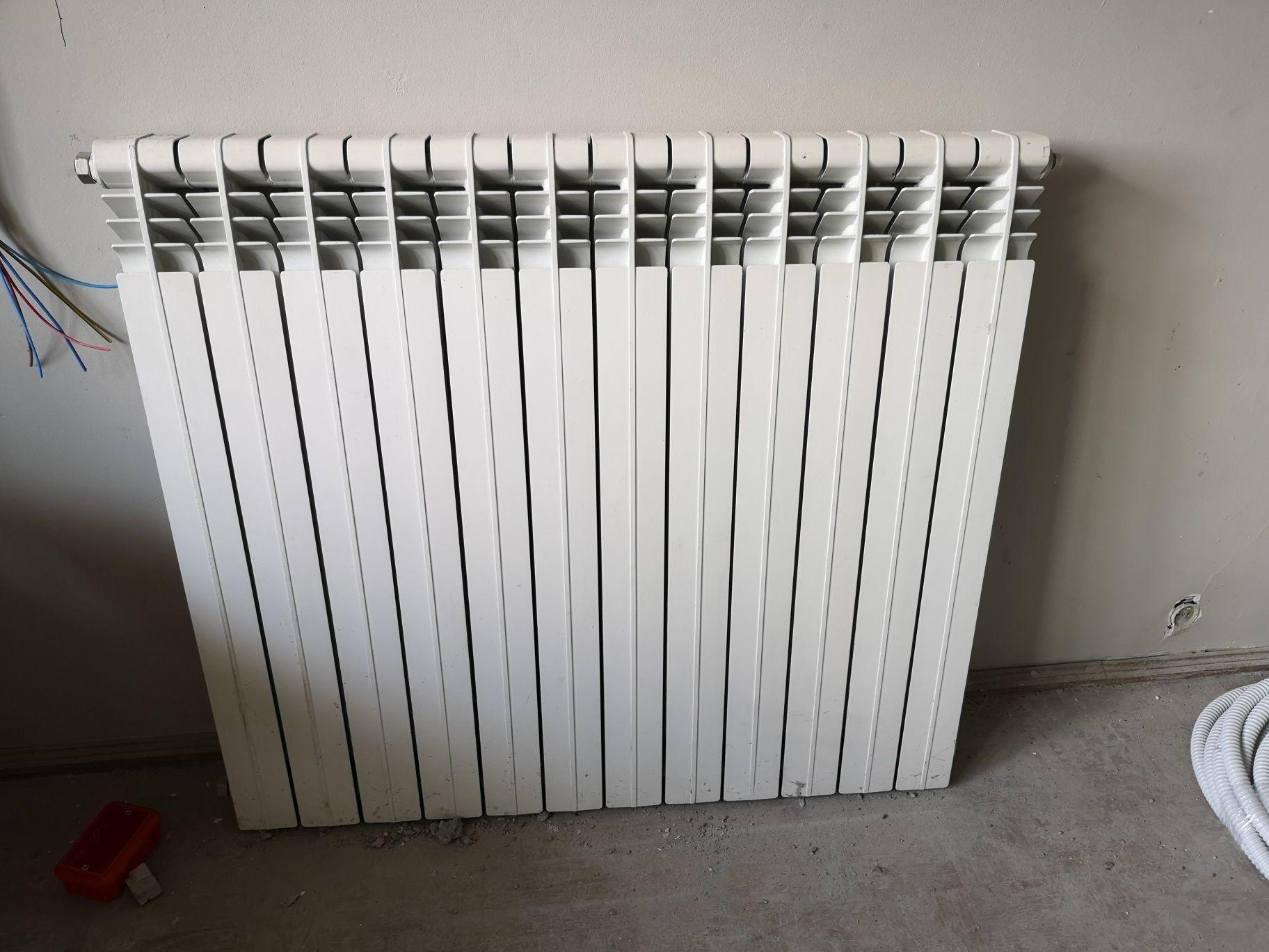 Calorifer (radiator) de aluminiu de vânzare 900 inaltime - folosite