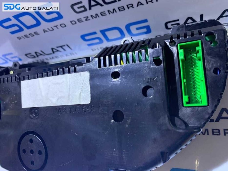 Ceas Ceasuri Bord cu Maxidot Audi A4 B6 2001 - 2005 Cod 8E0920950J 8E0920950JX 0263626037