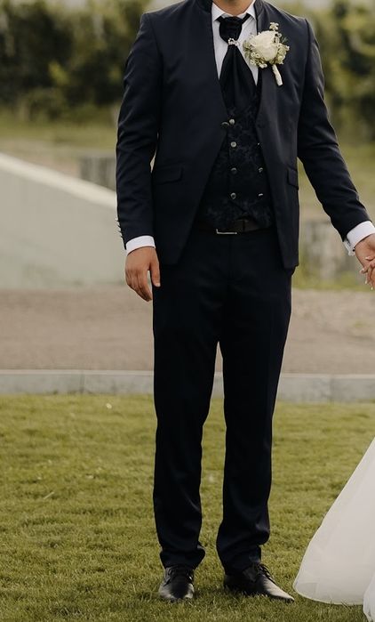 Costum barbati si camasa