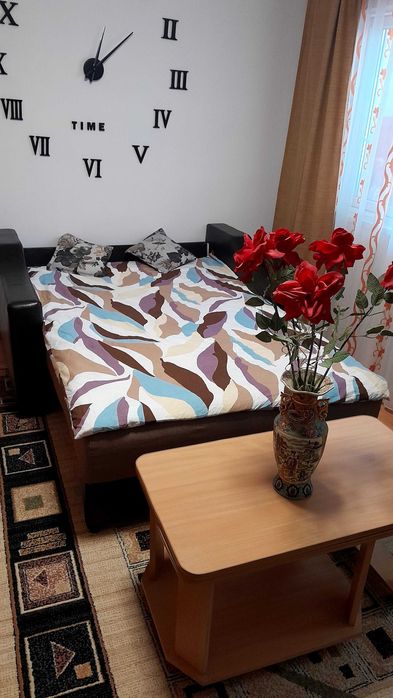 Se închiriază apartament 200e