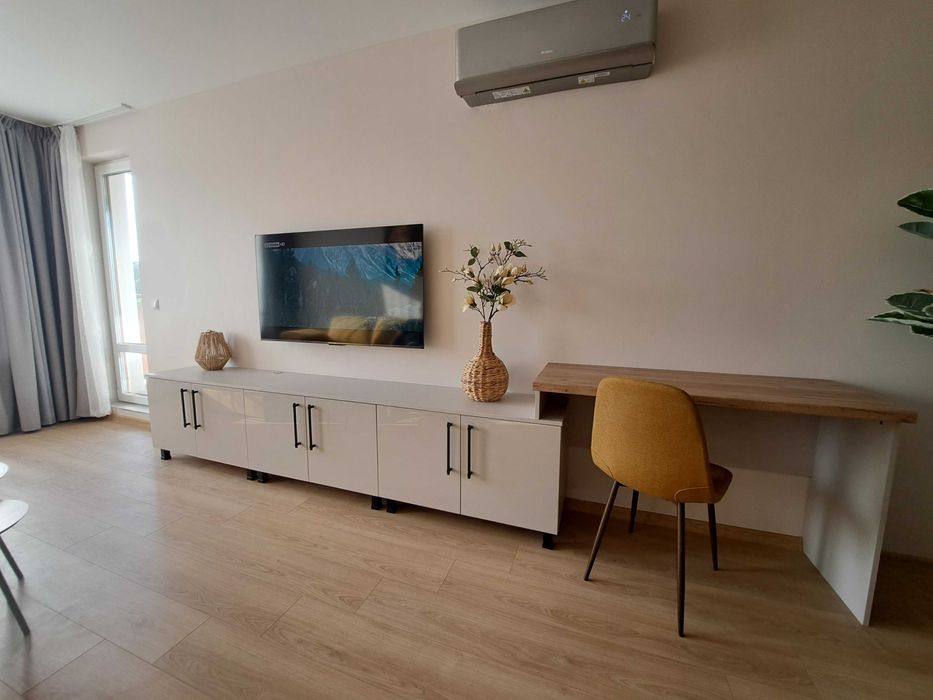 Дава се под наем Двустаен апартамент в к.к. Св.Св. Константин и Елена - 76 кв.м за 612 € - Снимка #5