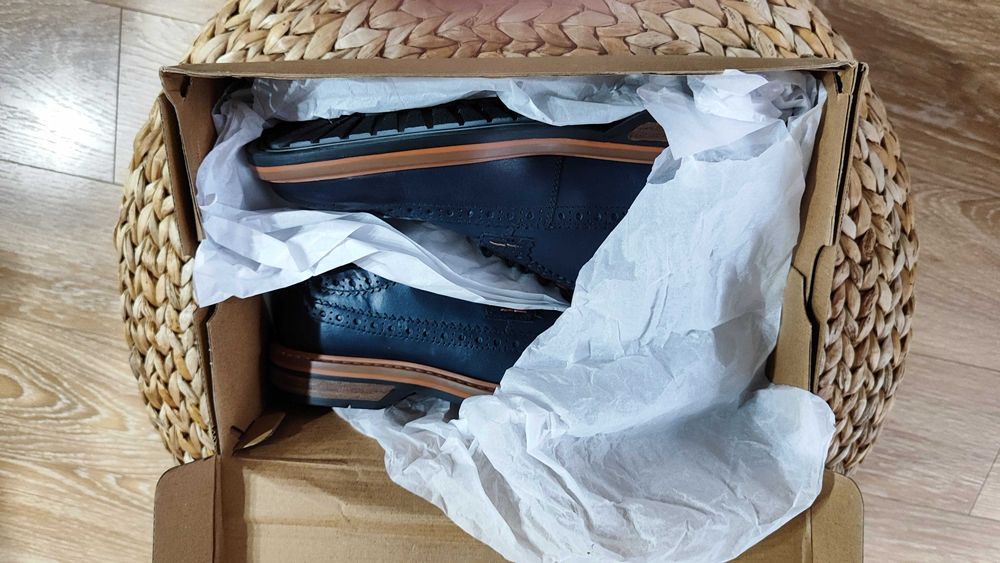 Официални мъжки кожени обувки НОВИ Clarks Pitney Limit 41 Blue