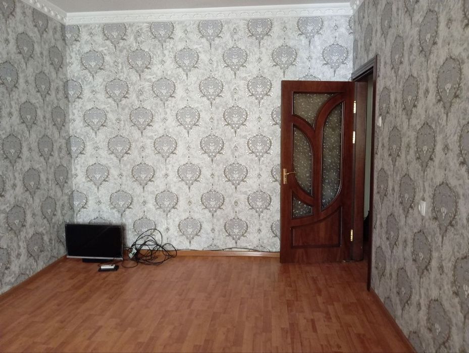 Qoraqamish 2/4 da 2 xonali kvartirja ijaraga beriladi.