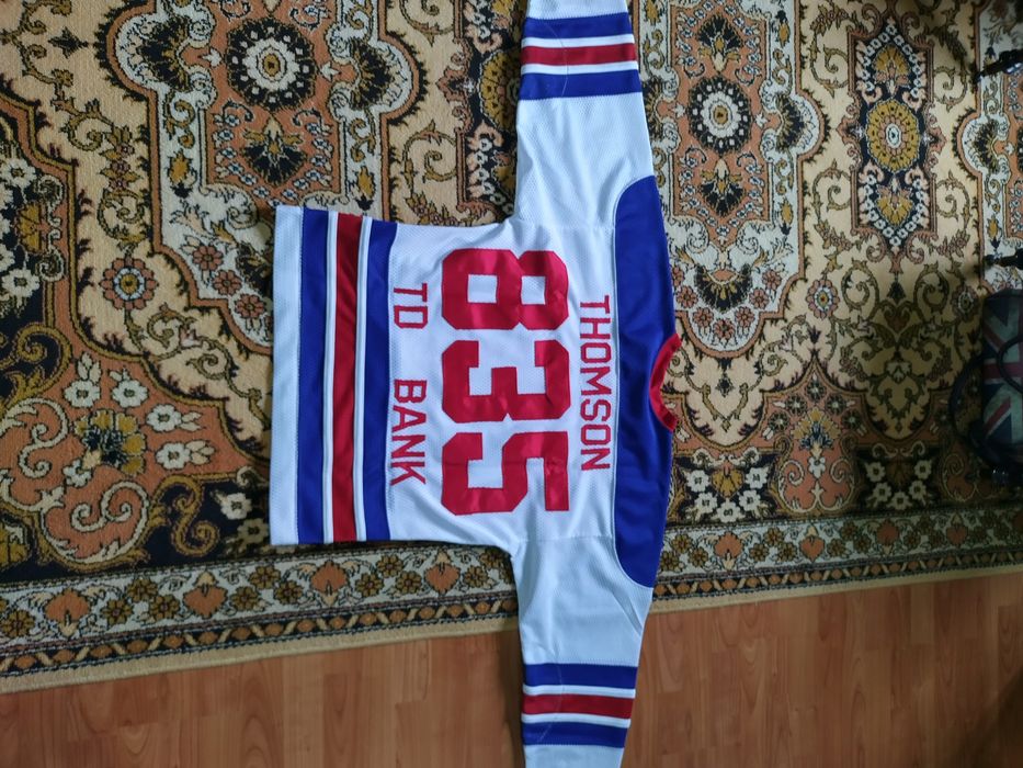 M. Hochei. Bluză (tip plasă)