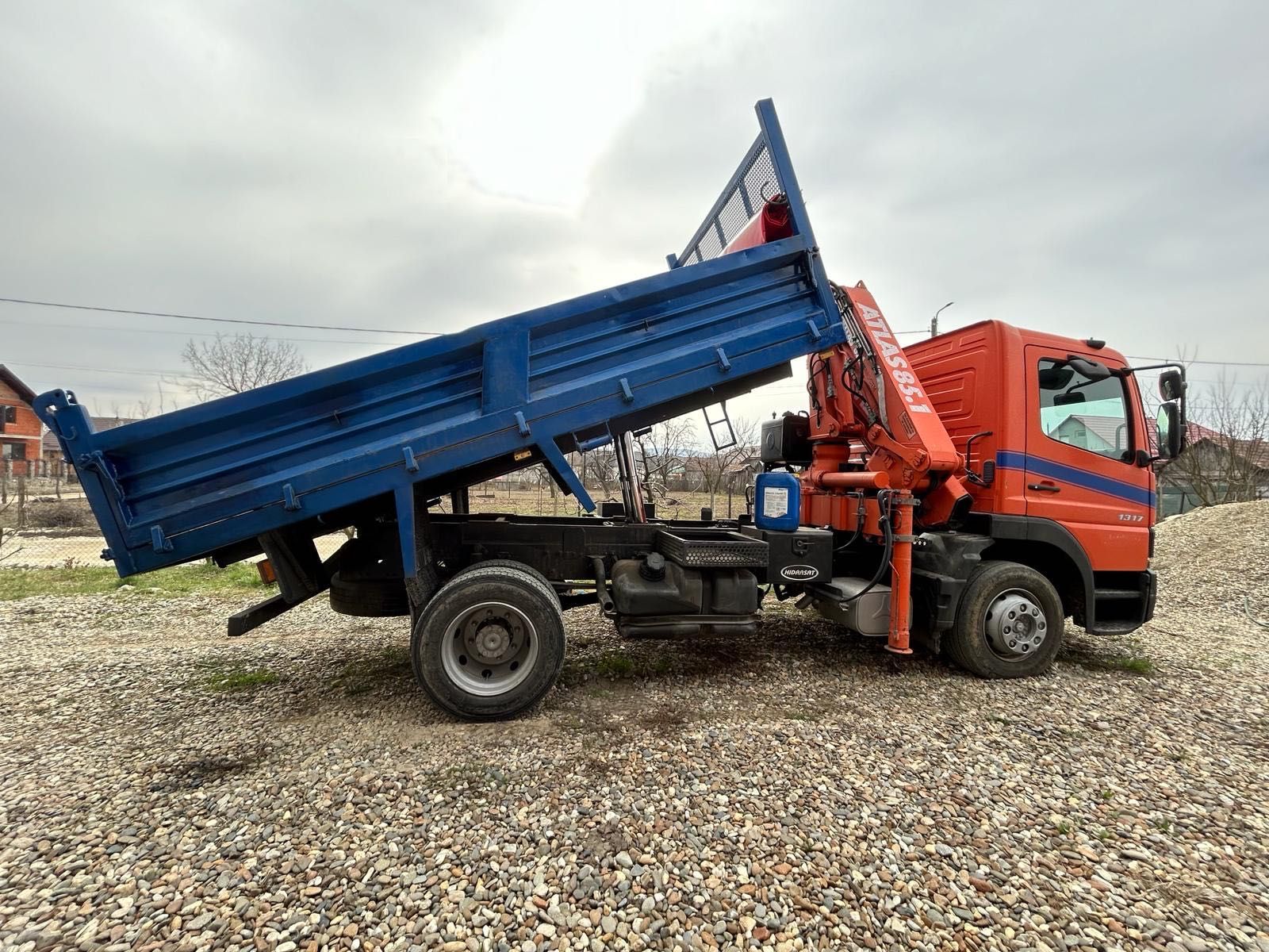 Vând autoutilitară Mercedes Benz, model Atego 1317