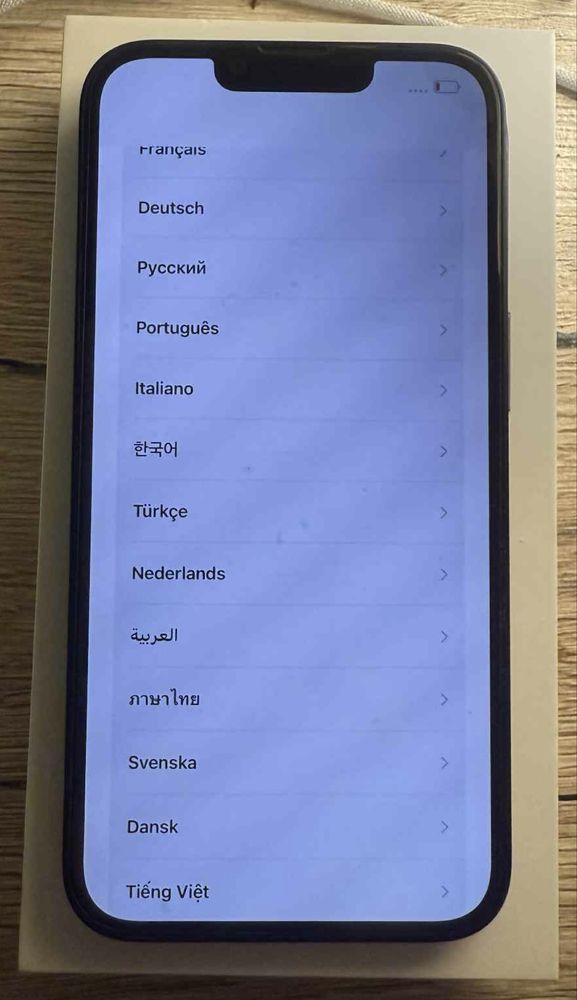 iPhone 14 128GB  и iPhone SE 64GB