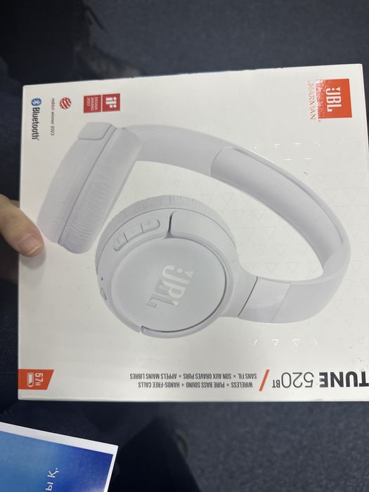 Продам наушники JBL TUNE