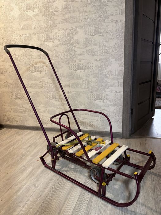 Десткие санки в идеальном состоянии