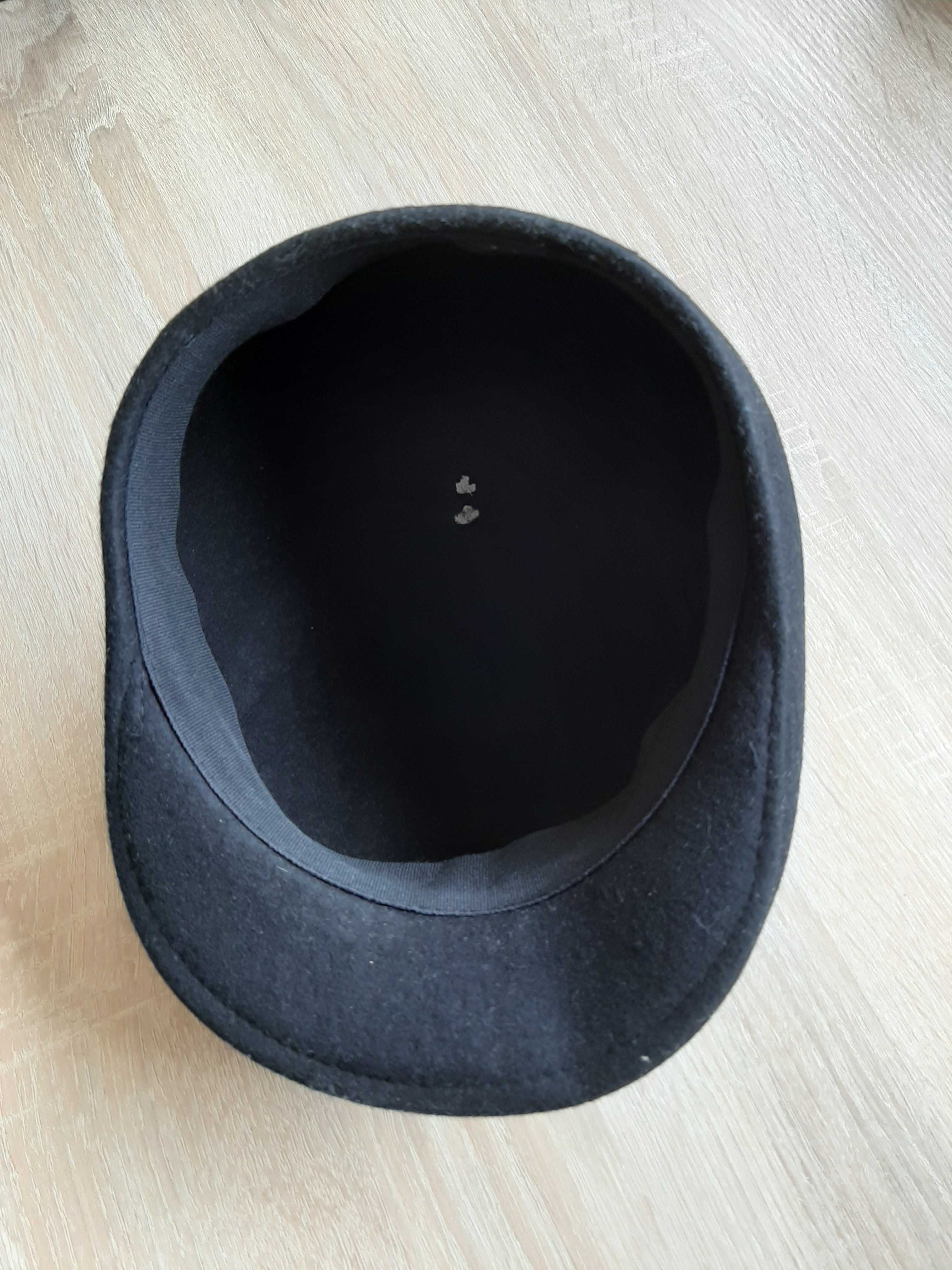 Șapcă( pălărie) din fetru nouă