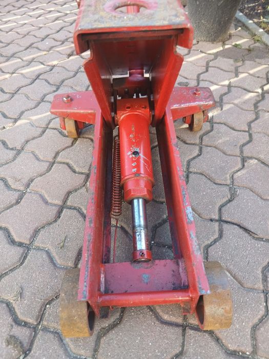 Vând cric profesional made în Sweden