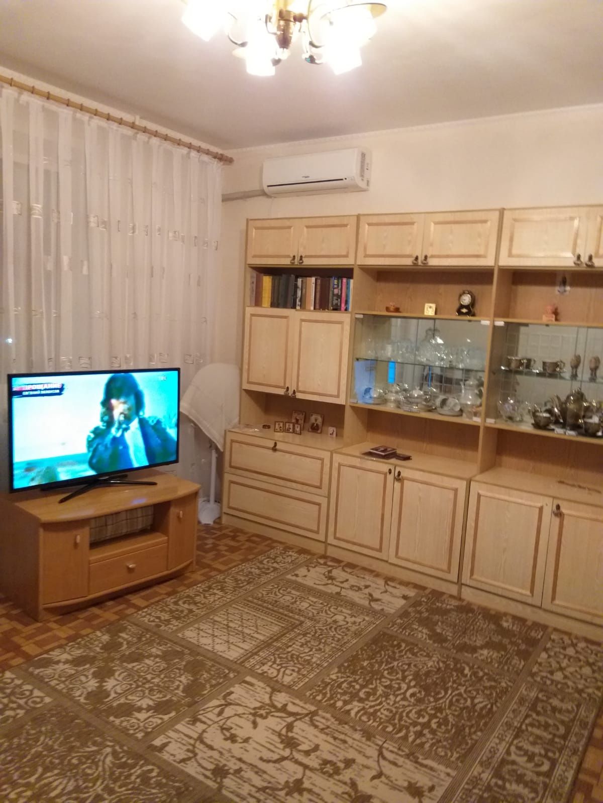 Продам квартиру 2 х комн в 6 микрорайоне 85 дом