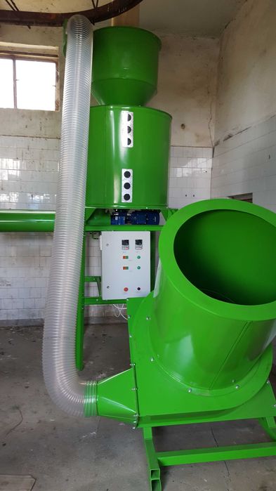 Utilaj produs brichete de paie