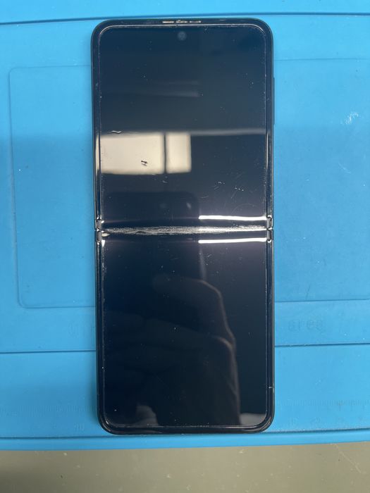 Samsung Galaxy Z flip3 Z flip 4