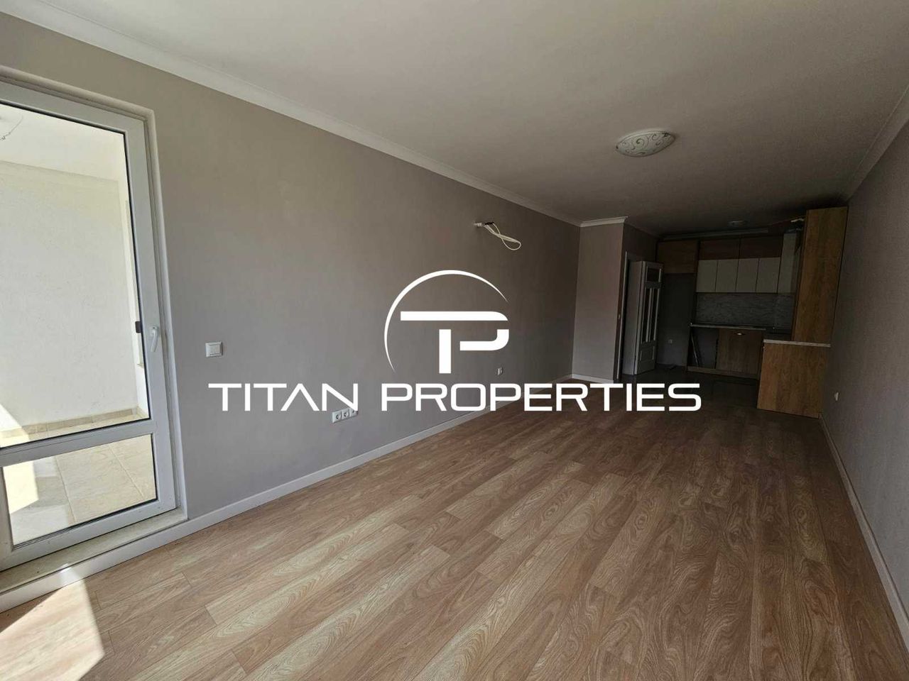 Продава се Двустаен апартамент в к.к. Св.Св. Константин и Елена - 73 кв.м за 2096 €/кв.м - Снимка #4