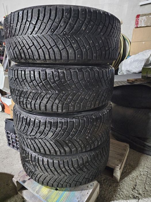 Шины ( покрышка) Мишлен 265/60 R18  отличном состояние