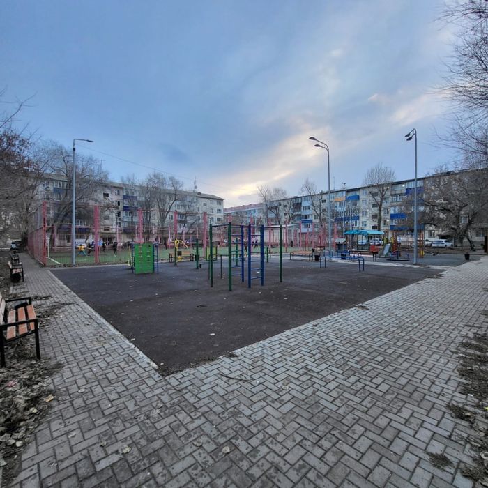 Продам трехкомнатную квартиру в районе Зиг-заг