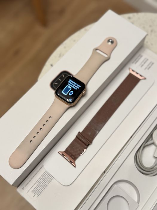 Apple watch seria 5, 40 mm Gold Aluminium