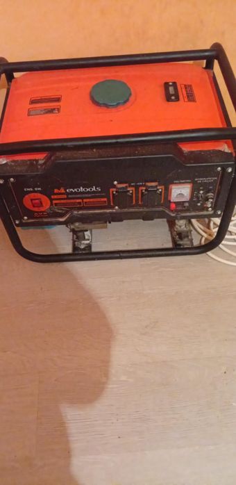 Vând generator 220 volți