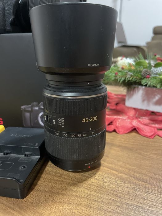 Panasonic Lumix Gh5 + 16mm f1.4 + Panasonic 45-200