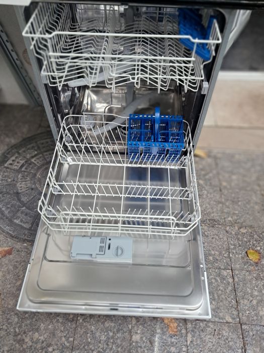 Masina spalat vase indesit