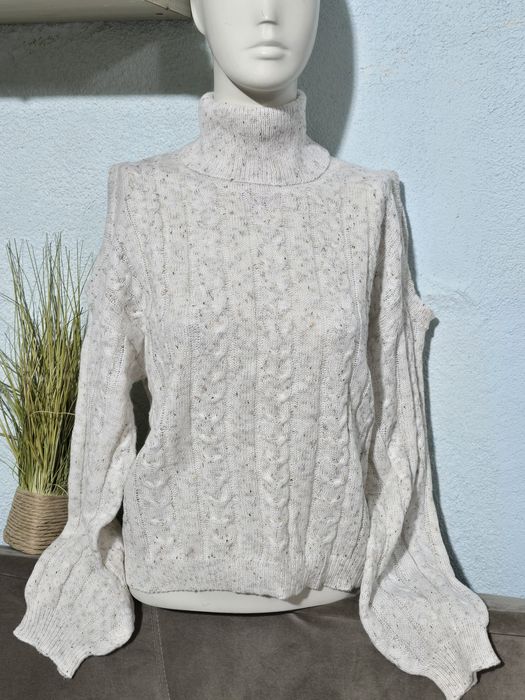 Plovar dama cu decupaje pe umeri