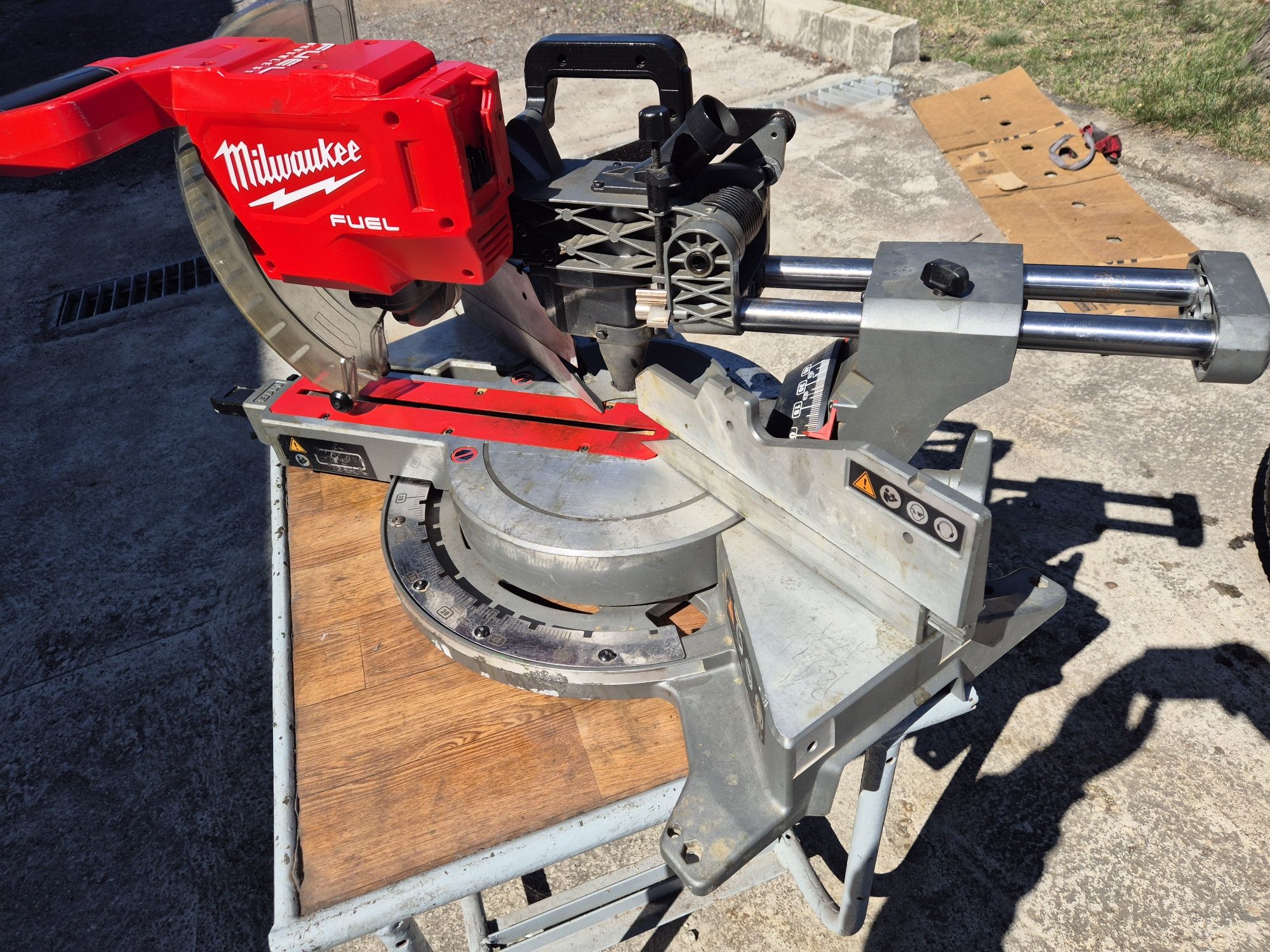 Продавам milwaukee M18,305mm