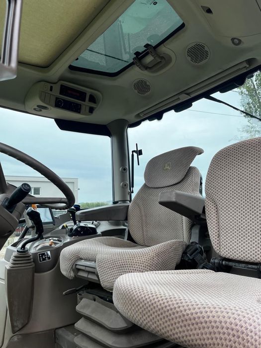 Tractor John Deere 6105 R cu încărcător frontal