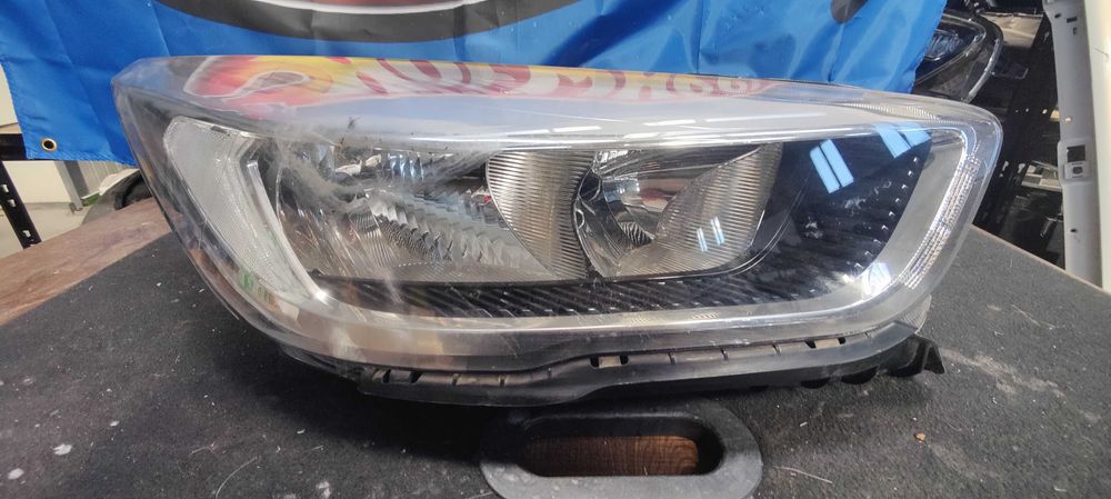 far dreapta ford kuga halogen 2018