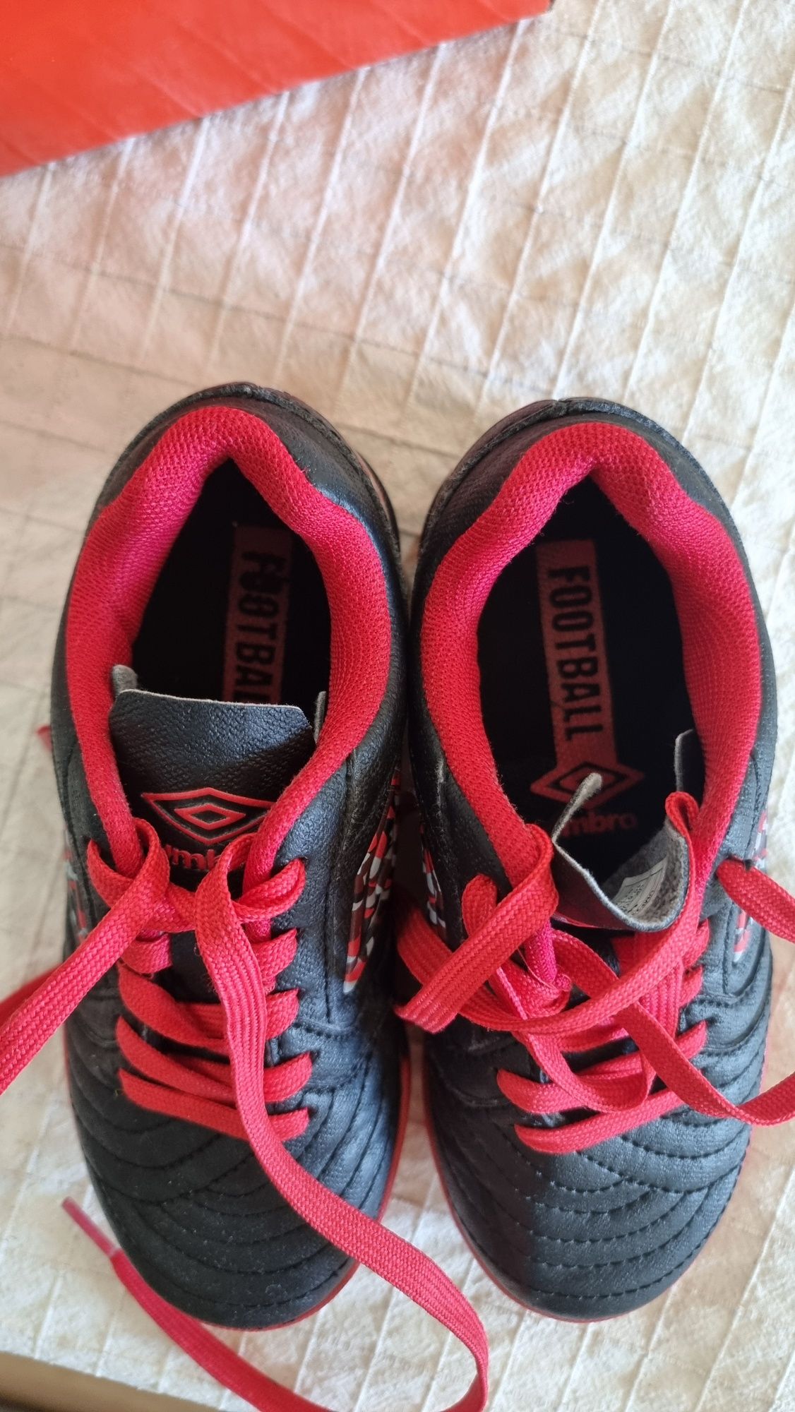 Обувки за футбол Umbro