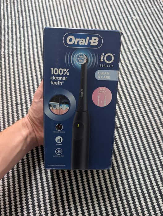 Periuța electrica Oral B iO2 Sigilată
