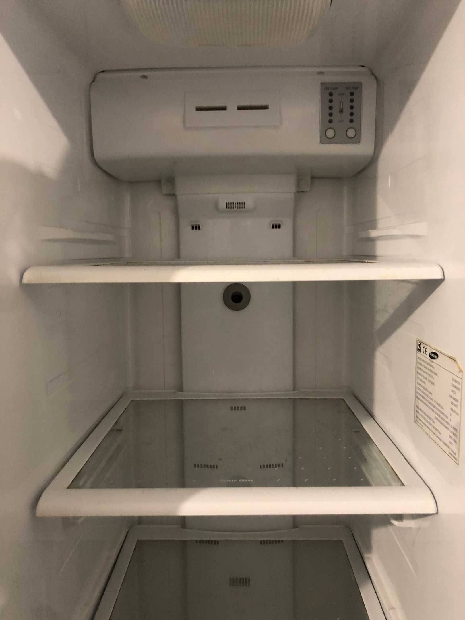 холодильник САМСУНГ - две двери шкаф