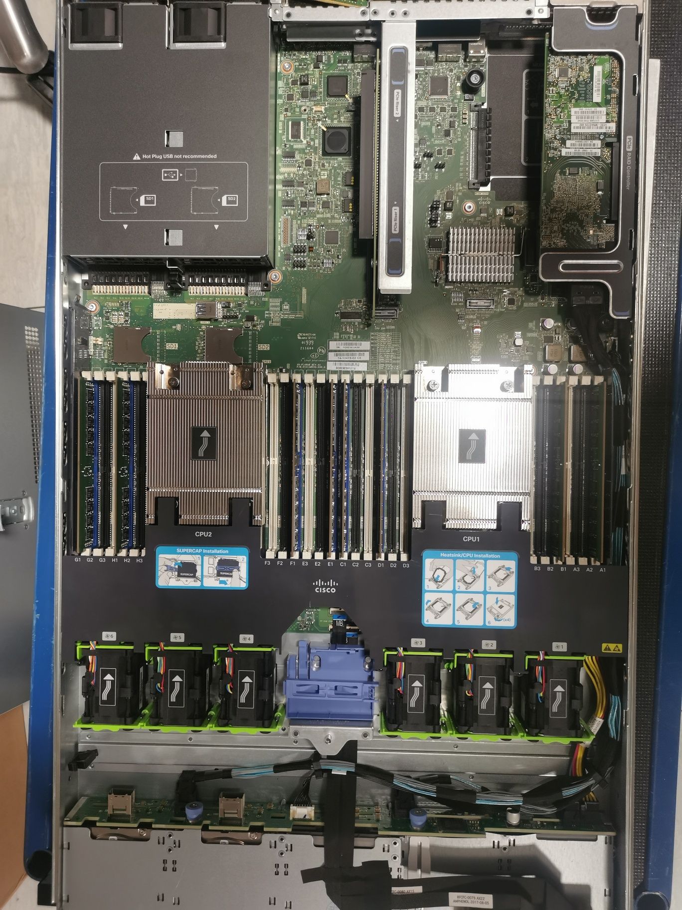 CISCO Server UCS C220 M4 2 x Intel Xeon E5 2695  RAM + SSD