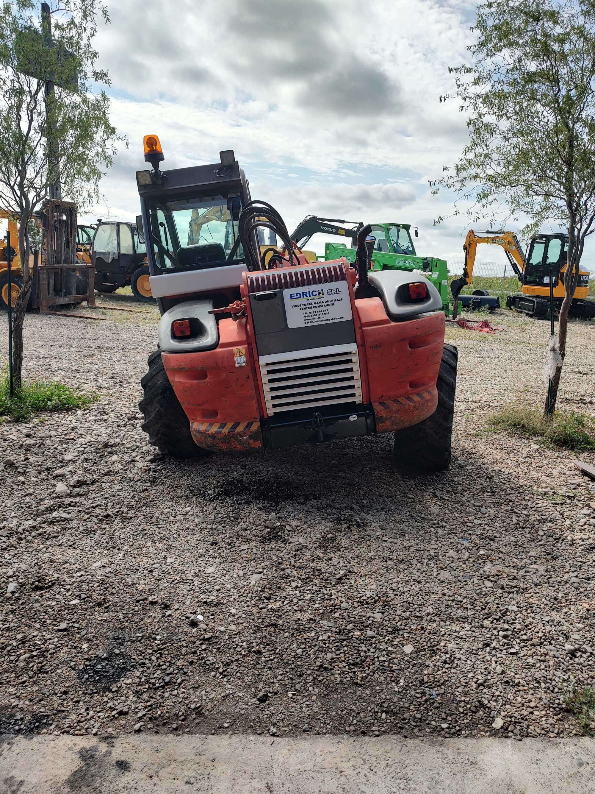 Incarcator frontal telescopic Manitou, model MVT11.35 L COMFORT