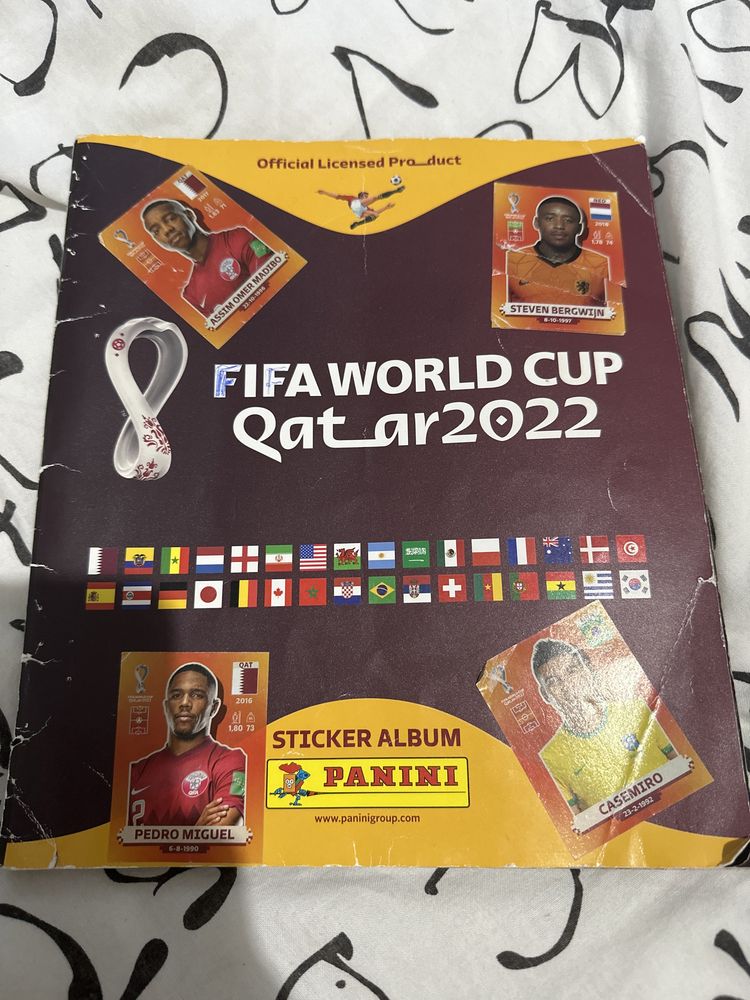 Vând carte WORLD cup 2022 Qatar