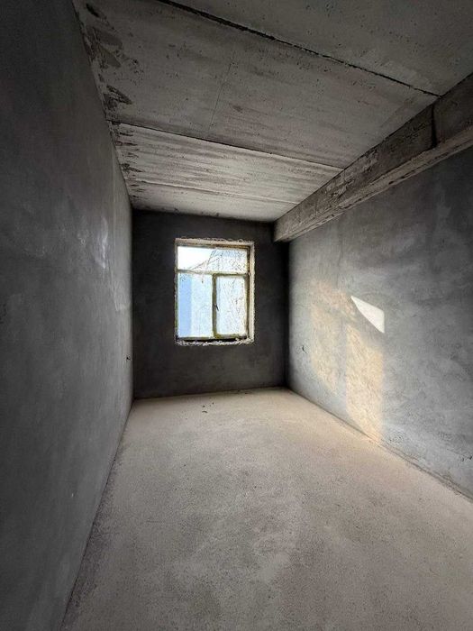 3х комнатная квартира 82кв/м в состоянии коробки по ул.Титова