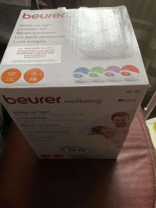 Vand ceas desteptator cu lampa Beurer nou