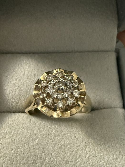 Бриллиантовое кольцо