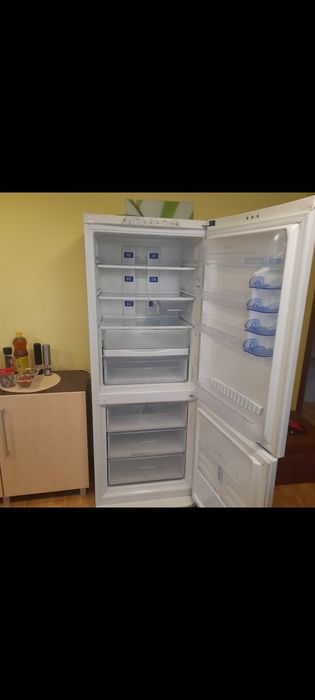 Vand combina nofrost Ariston