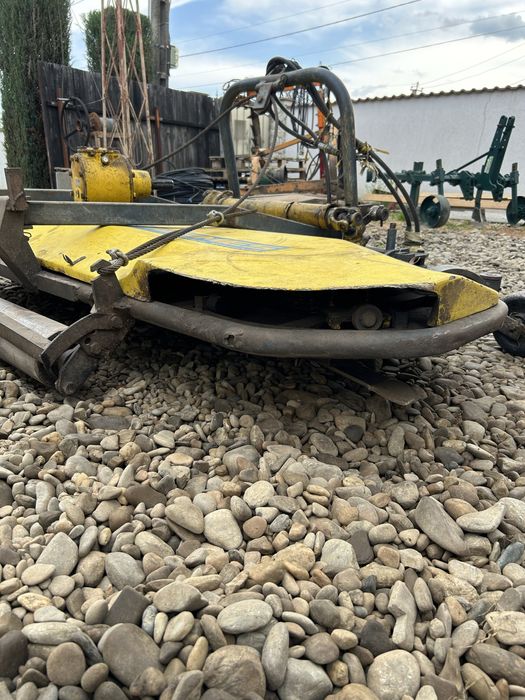 Tocator resturi vegetale