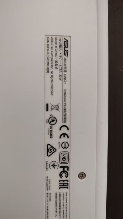 Лаптоп ASUS Vivobook E200H