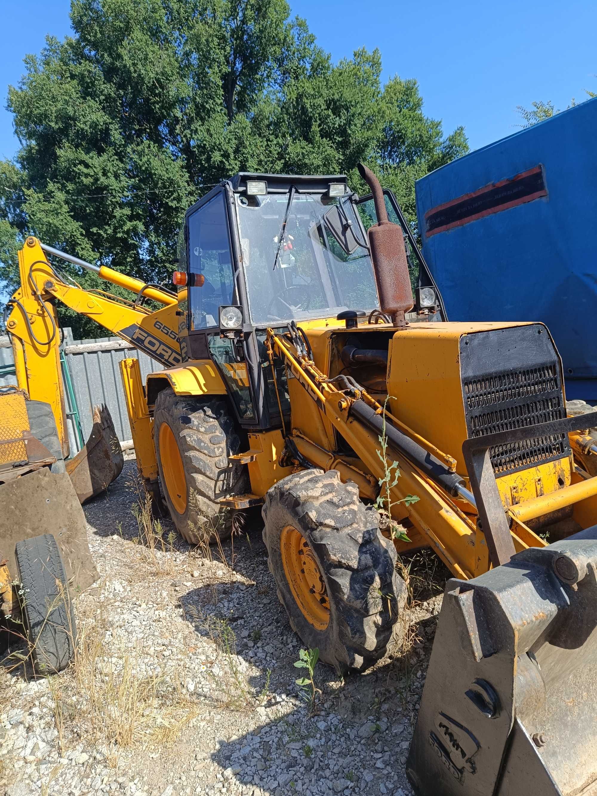 Колесен багер ford 655 c