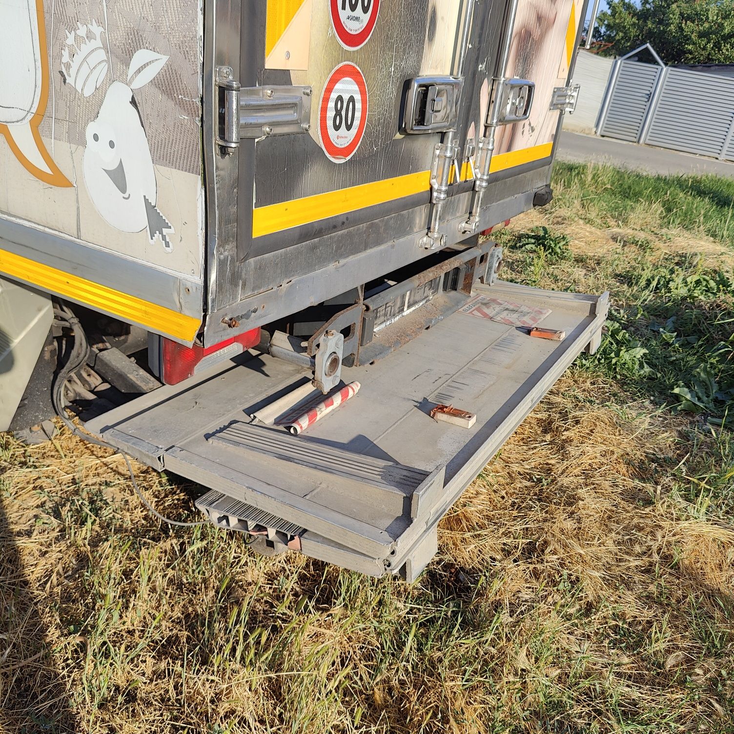 Vând cub frigorific Iveco și Lift